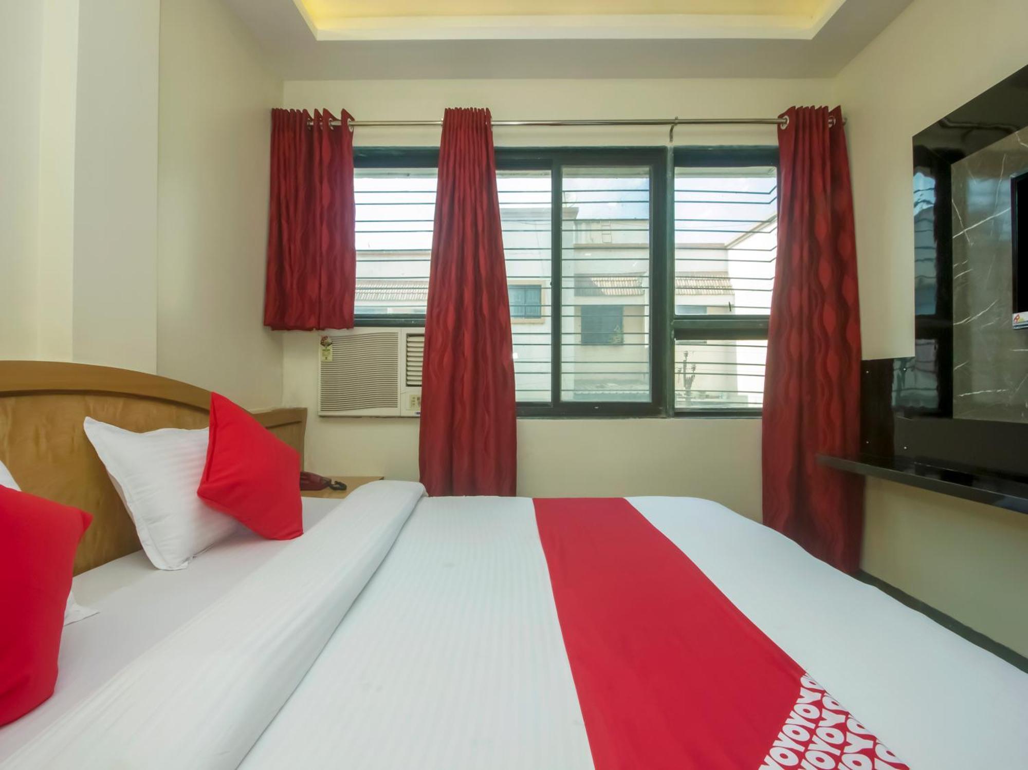 Hotel New Uttam Hira Palace Nashik Exterior photo